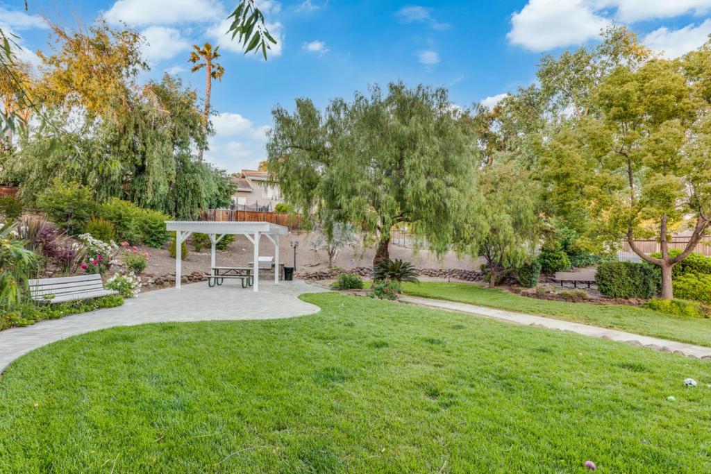 2530 Magnolia Way