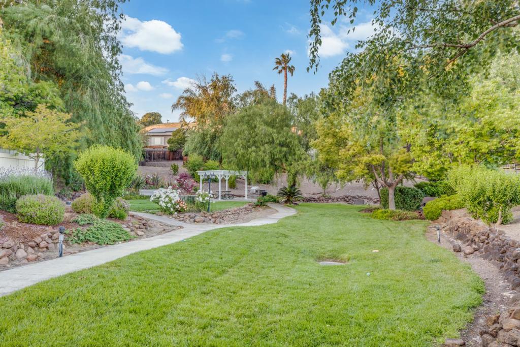 2530 Magnolia Way