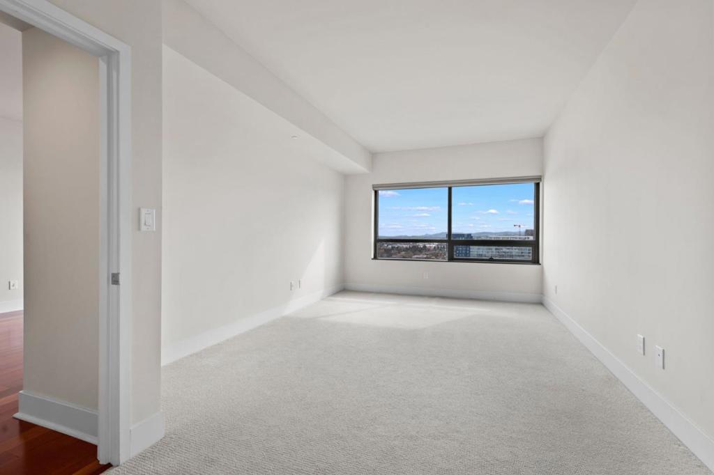 88 E San Fernando Street Unit: 1903