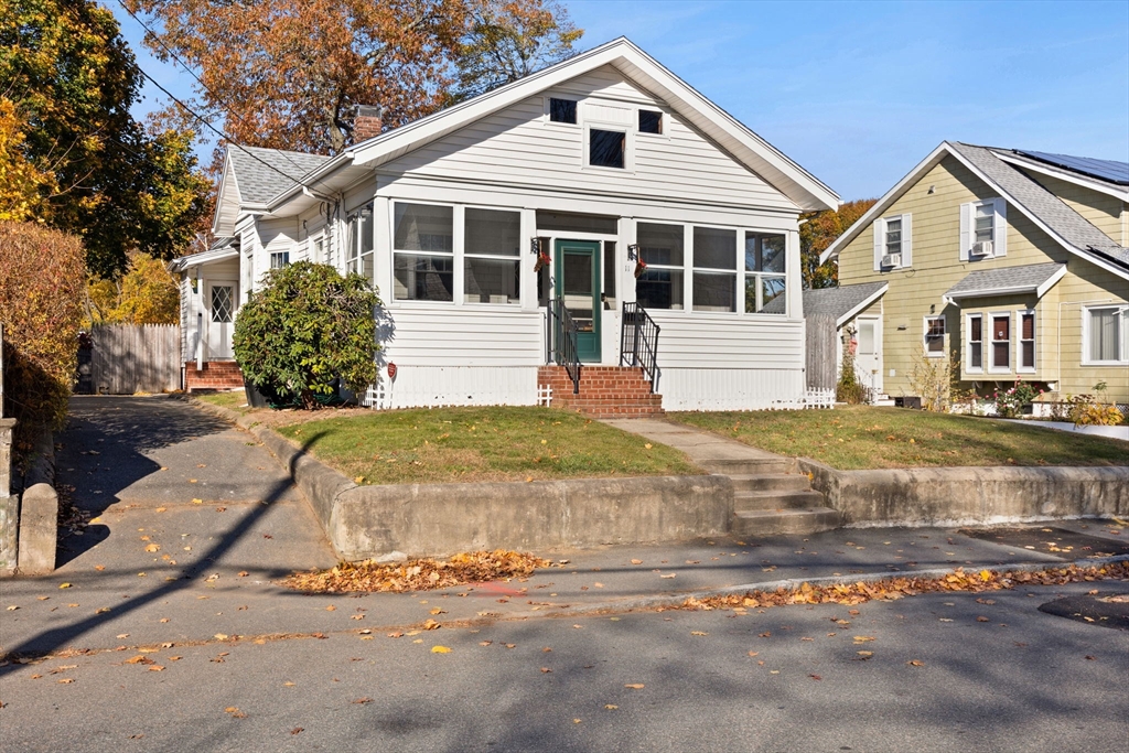 11 Winona Street