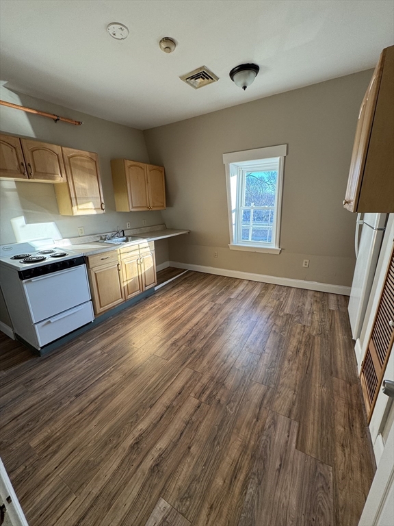 41 Dunham St # 3R
