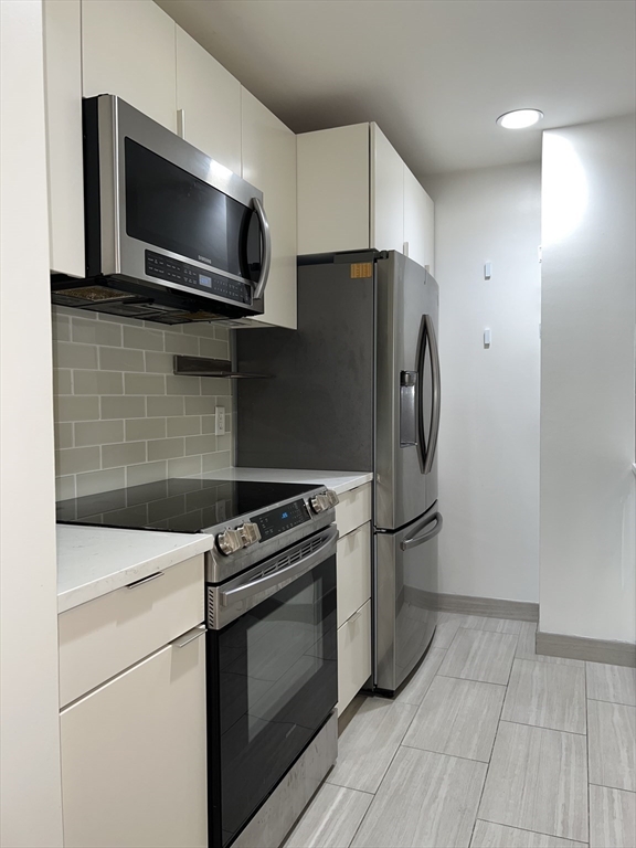 75 Clarendon # 208