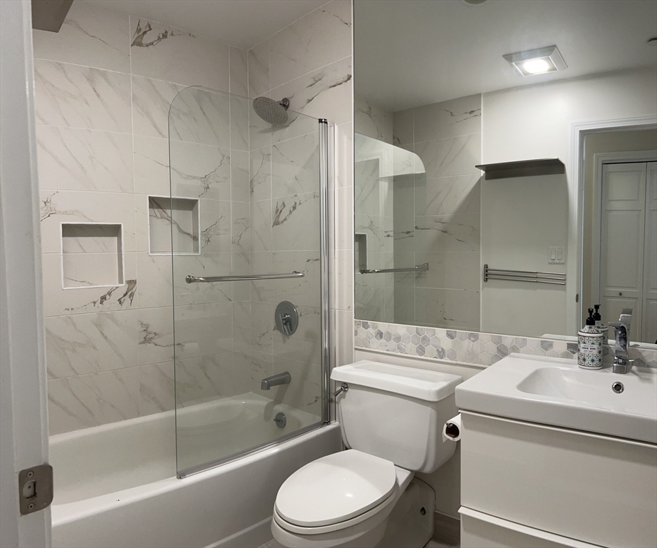 75 Clarendon # 208