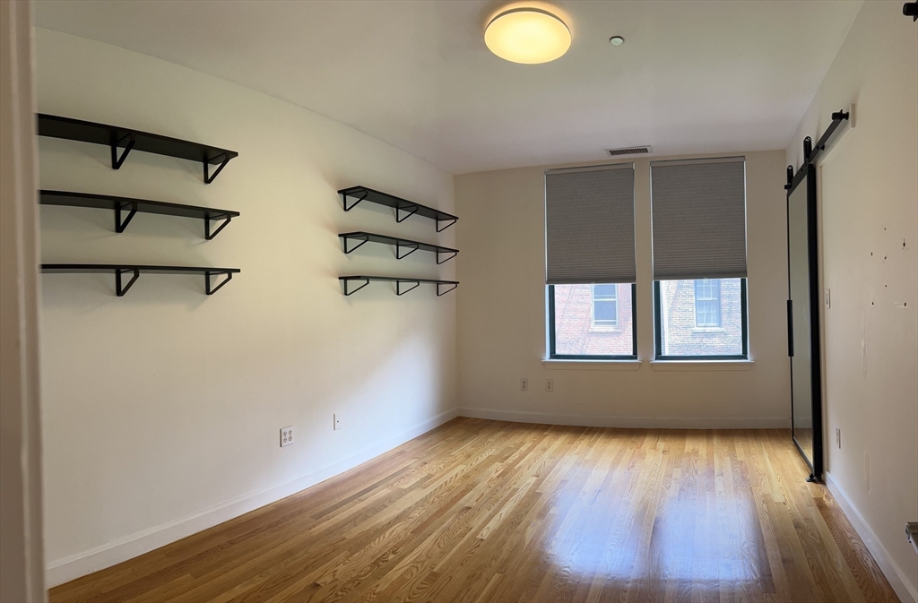 75 Clarendon # 208