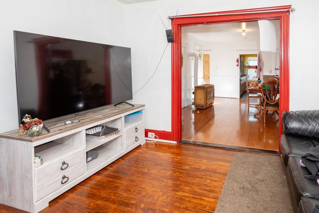 31-33 Garfield St, Central Falls