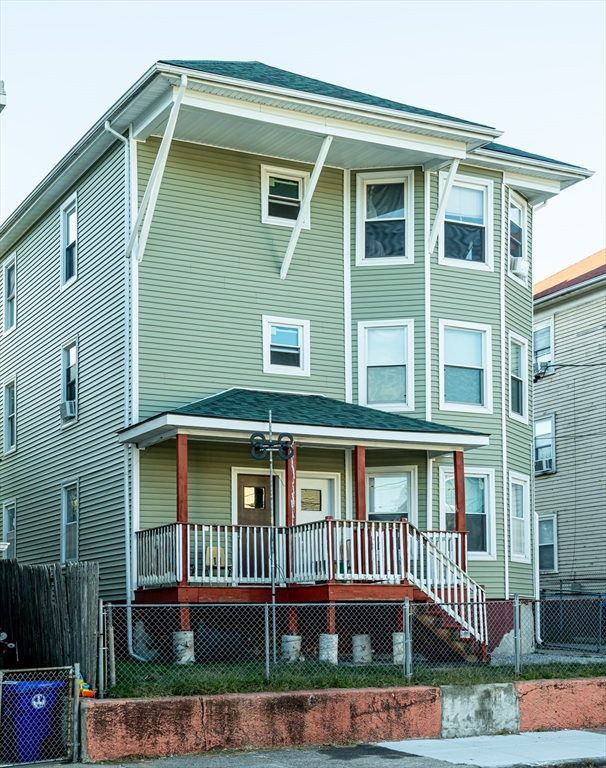 31-33 Garfield St, Central Falls