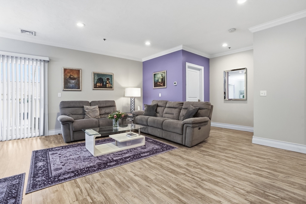 181 S Franklin St # 206