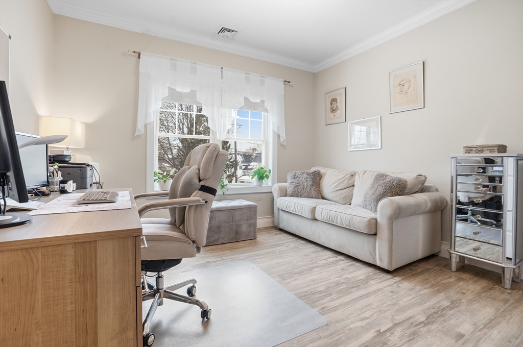 181 S Franklin St # 206