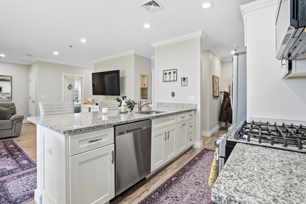 181 S Franklin St # 206