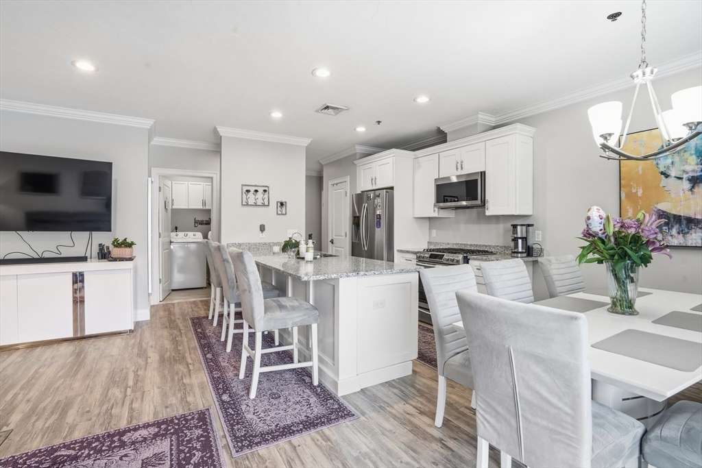 181 S Franklin St # 206