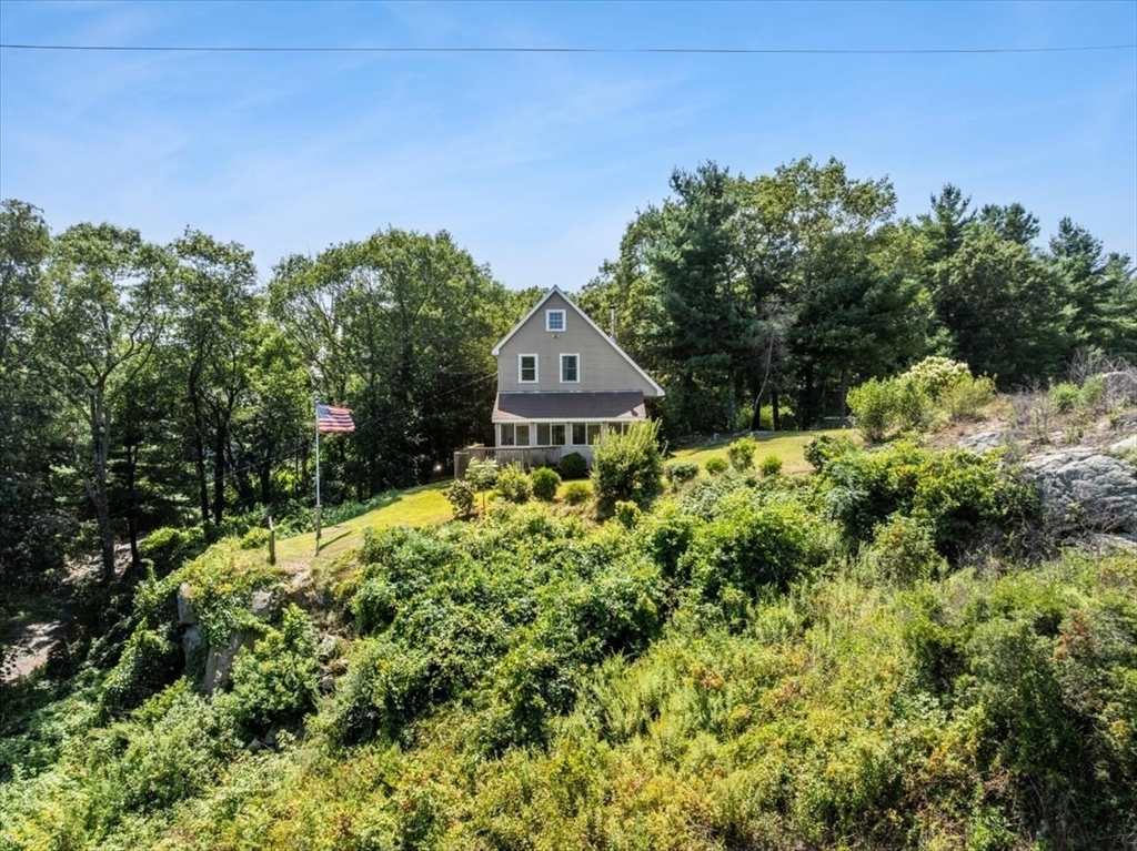 64 Richards Ave