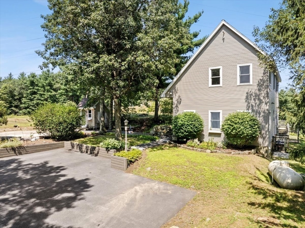 64 Richards Ave