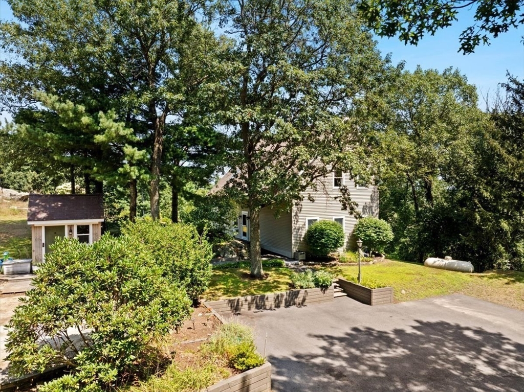 64 Richards Ave