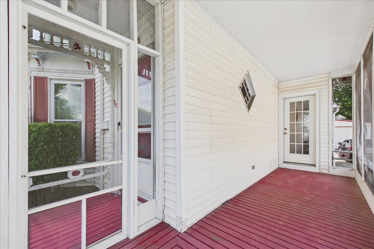 53 Moraine St