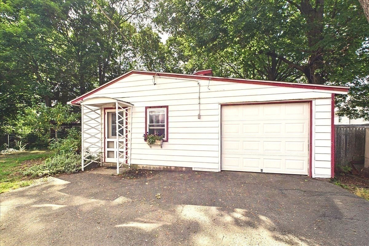 53 Moraine St