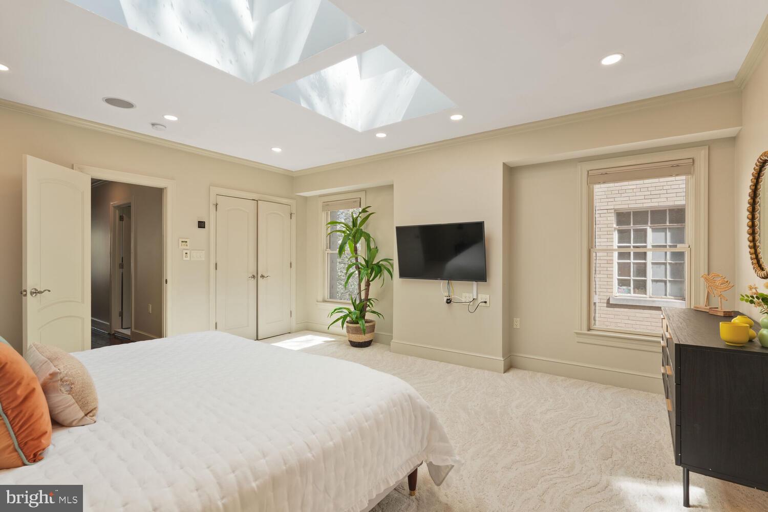 1353 EAST CAPITOL STREET SE