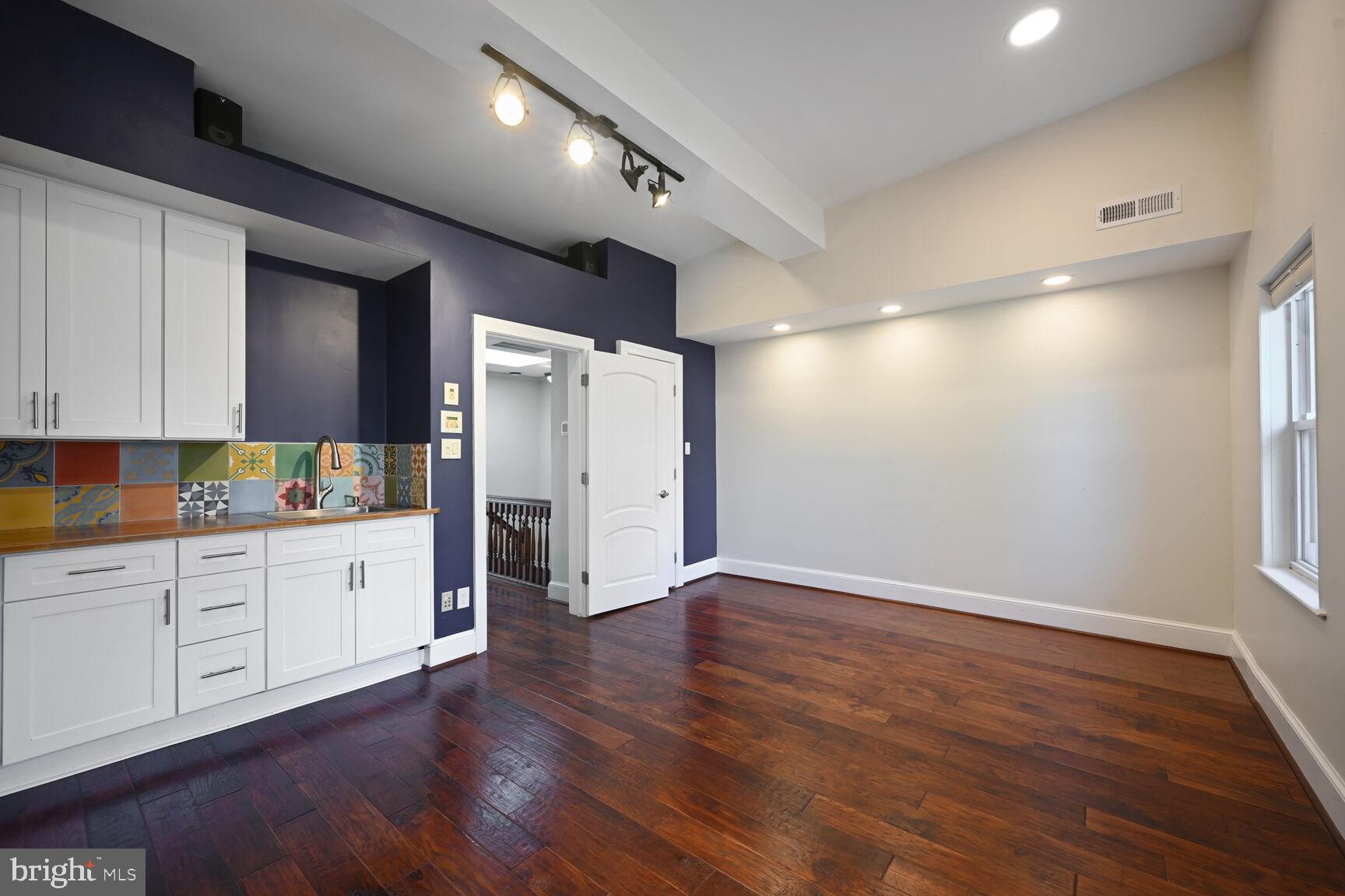 1353 EAST CAPITOL STREET SE