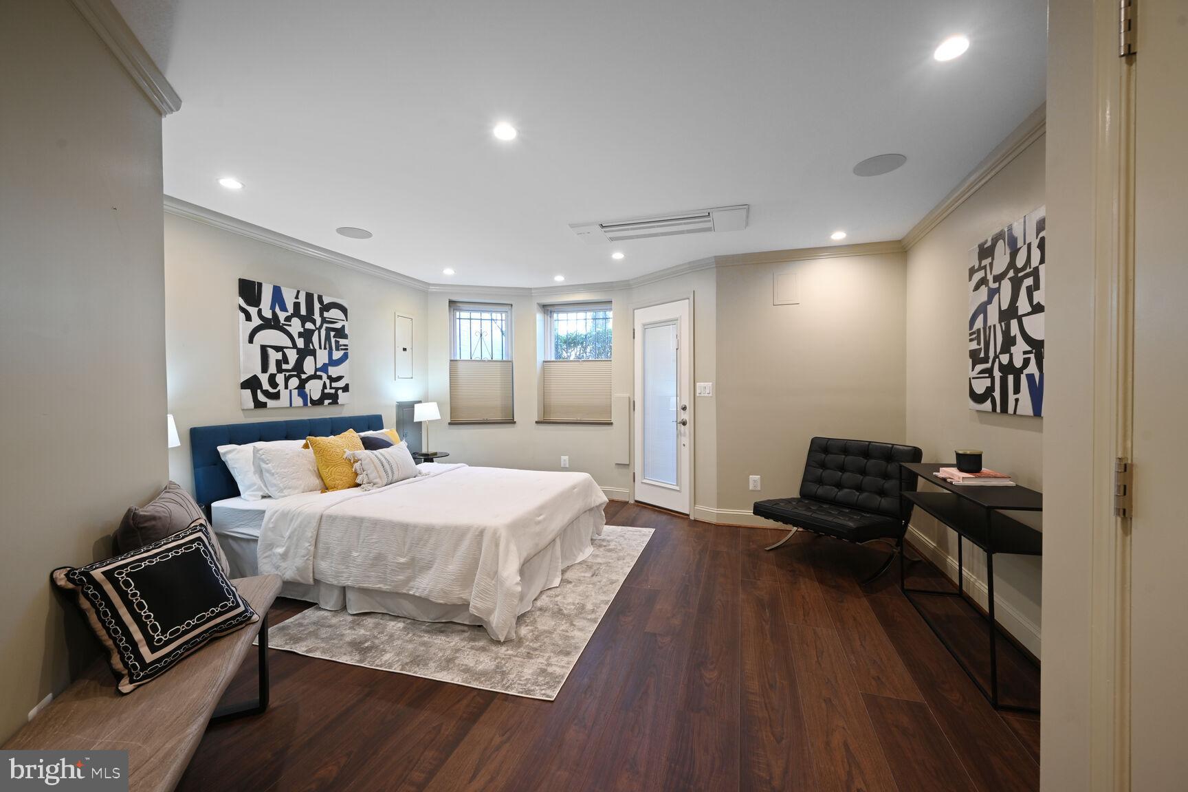 1353 EAST CAPITOL STREET SE