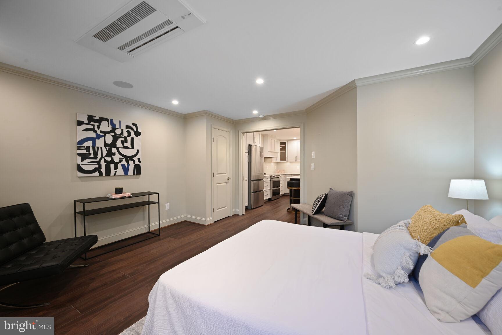 1353 EAST CAPITOL STREET SE