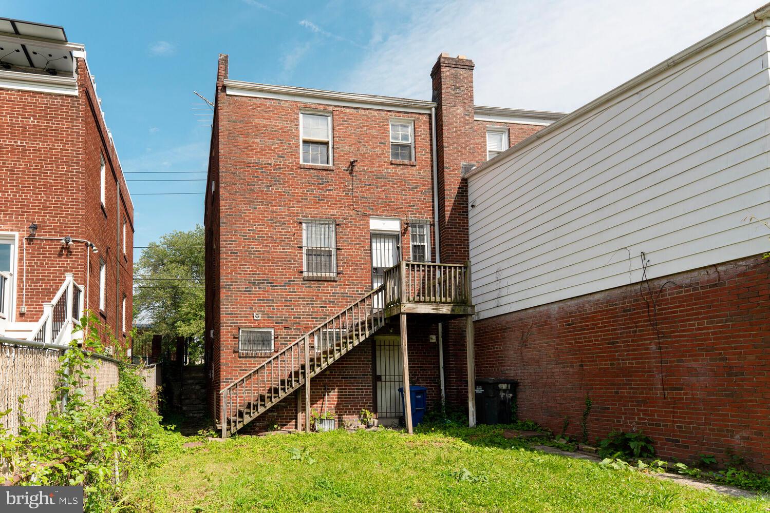 212 DIVISION AVENUE NE