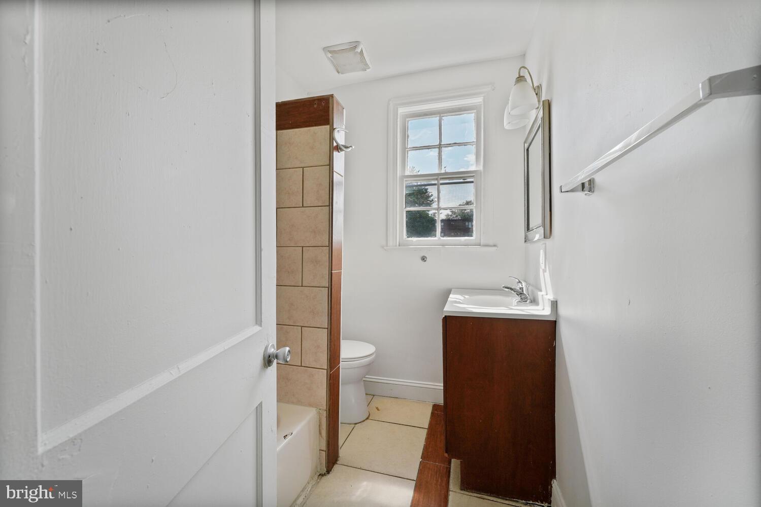 212 DIVISION AVENUE NE