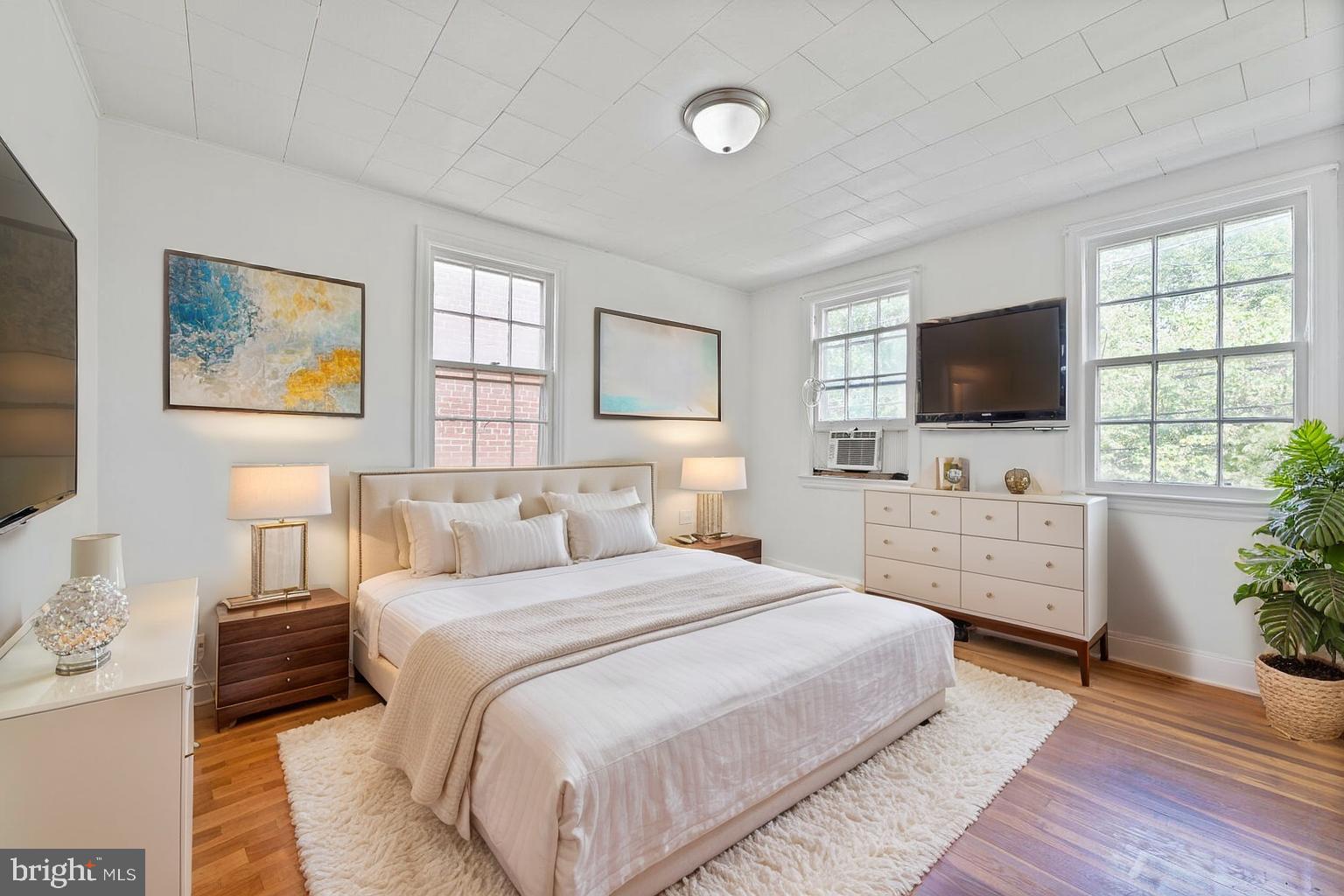 212 DIVISION AVENUE NE