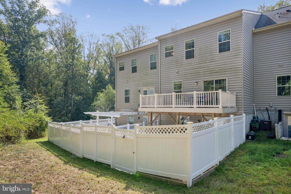 1738 WHITEHALL DRIVE