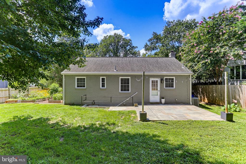 11517 SOWARD DRIVE