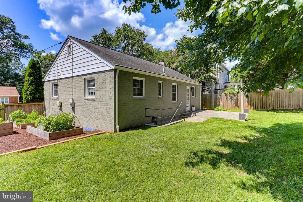 11517 SOWARD DRIVE