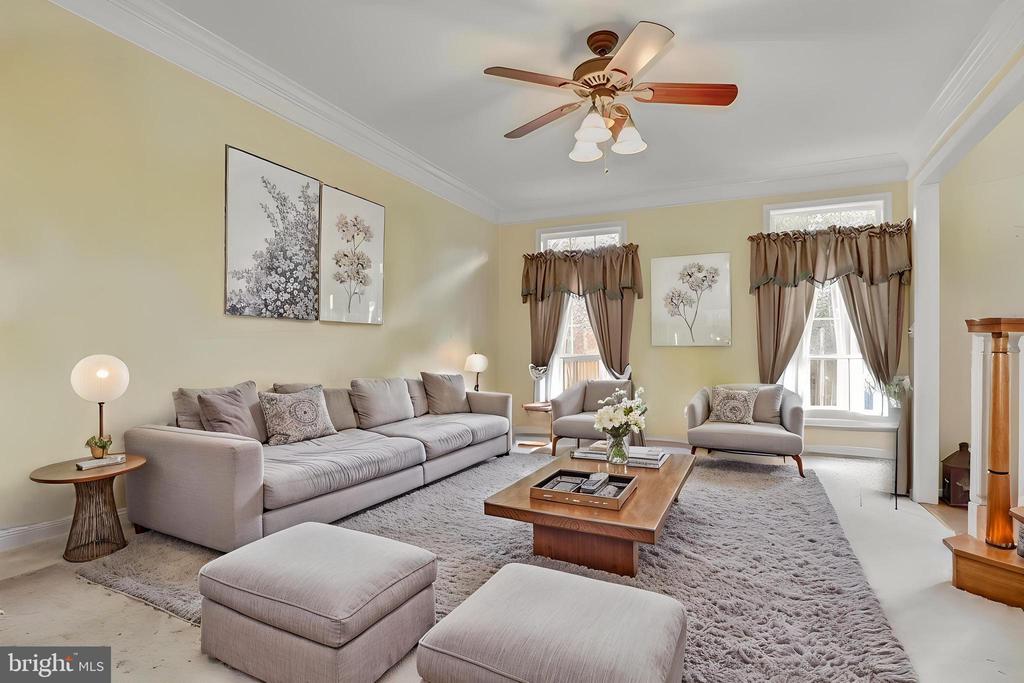 146 MEADOWVIEW LANE