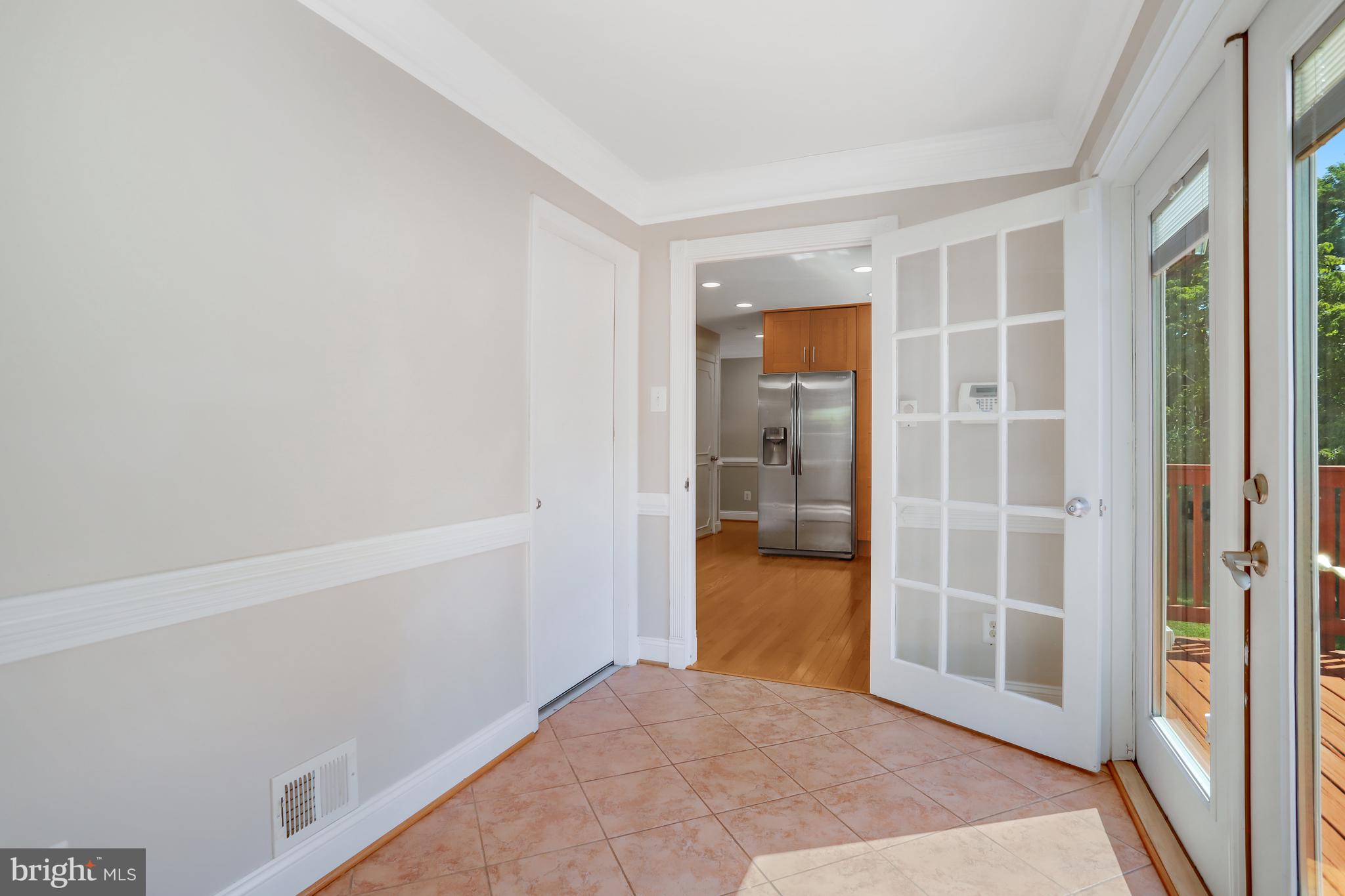 7224 VAN NESS COURT
