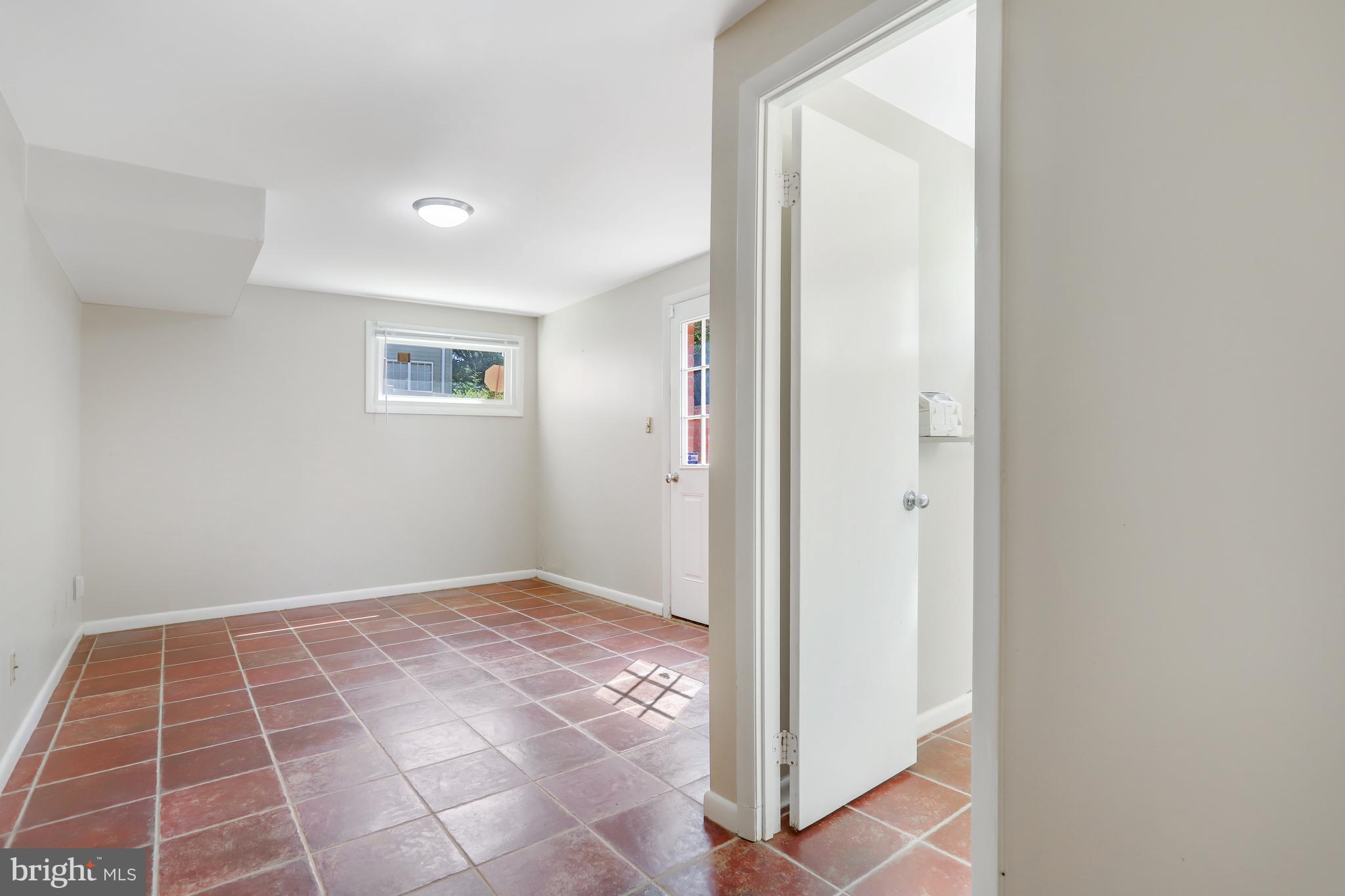 7224 VAN NESS COURT