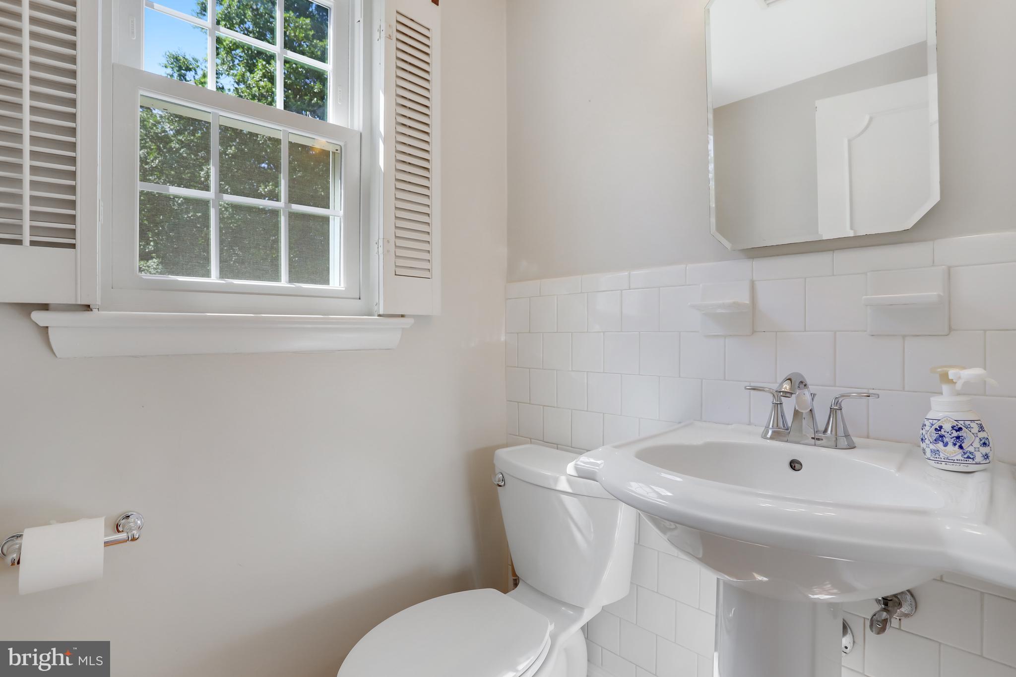 7224 VAN NESS COURT