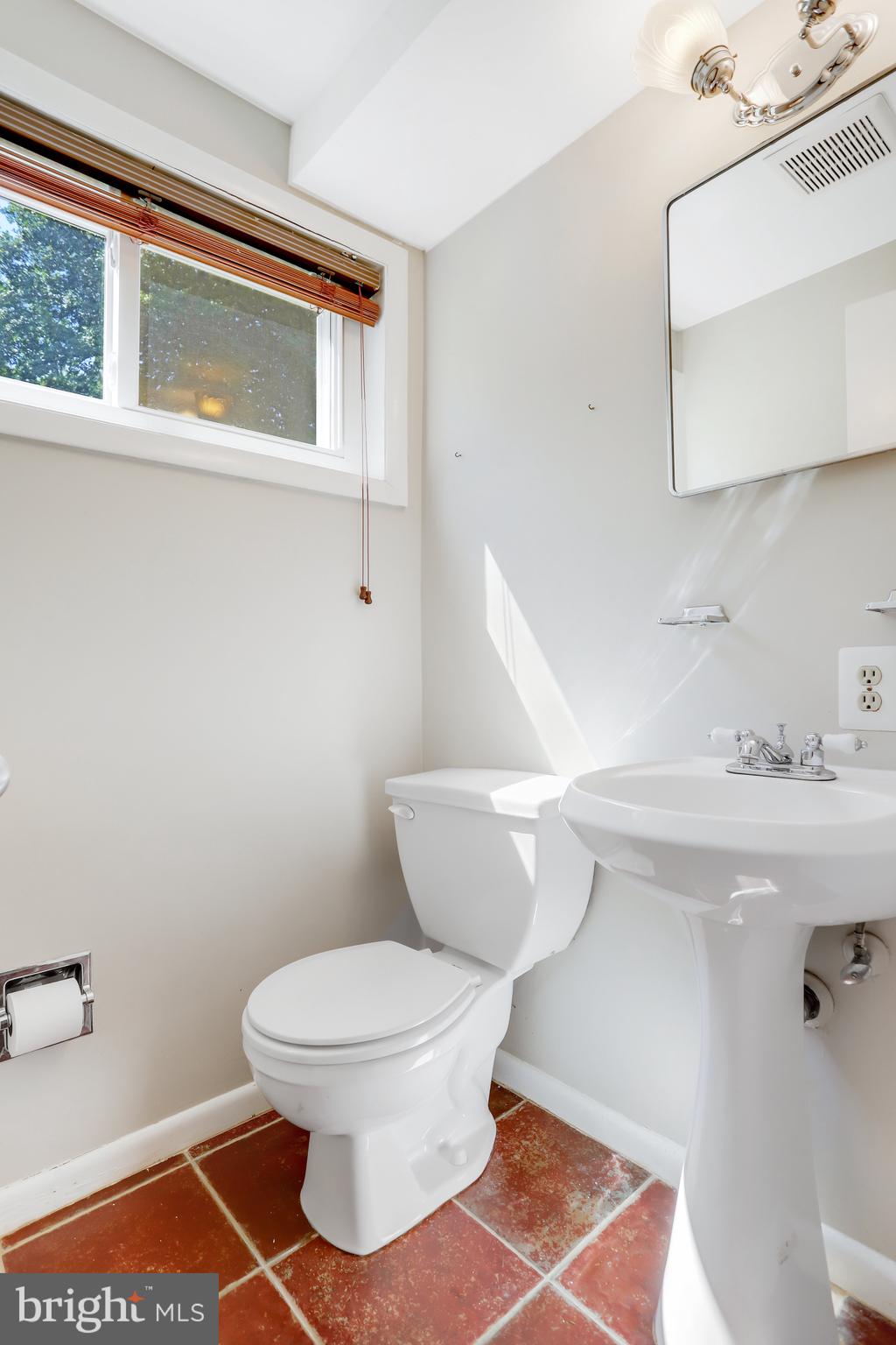 7224 VAN NESS COURT