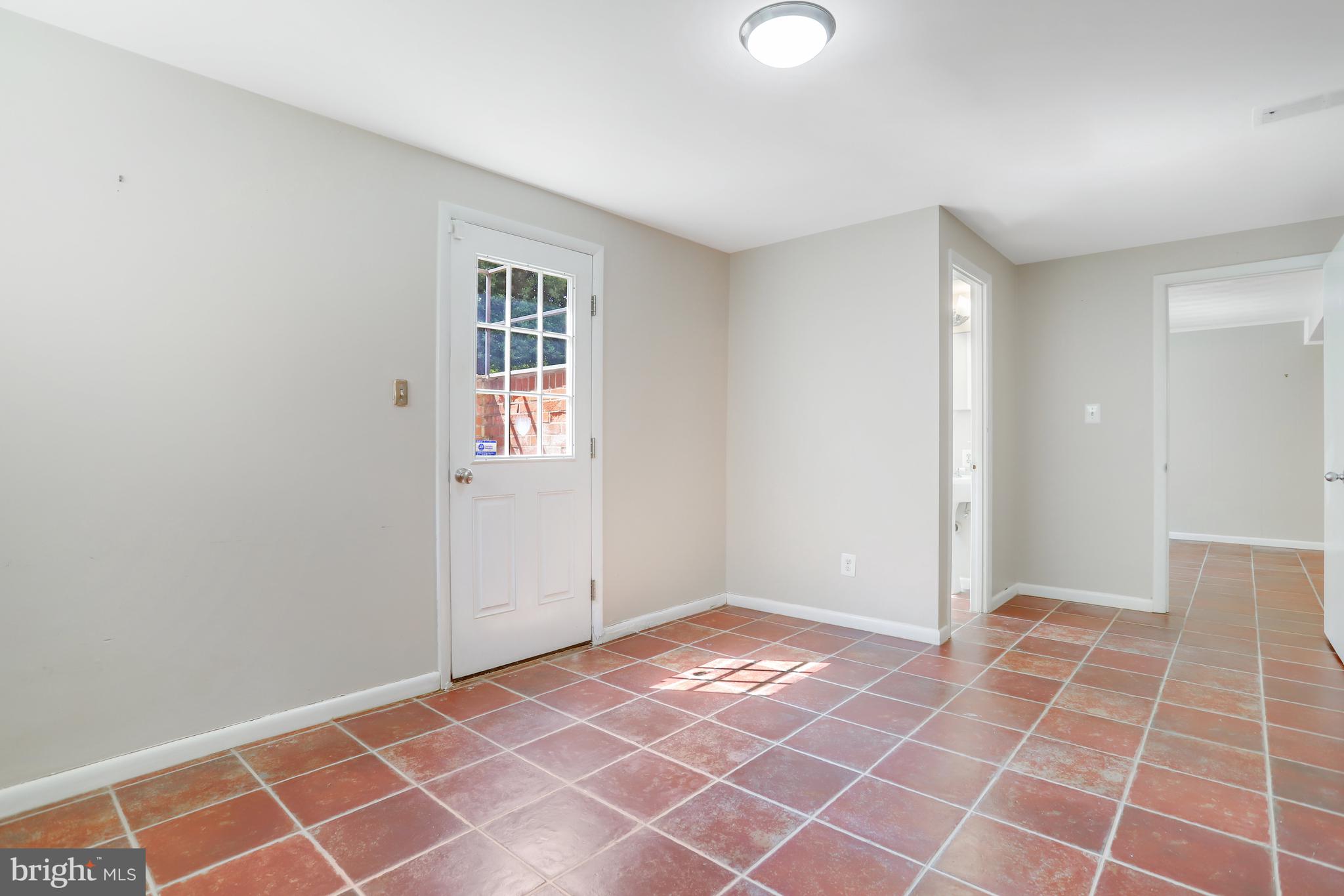 7224 VAN NESS COURT