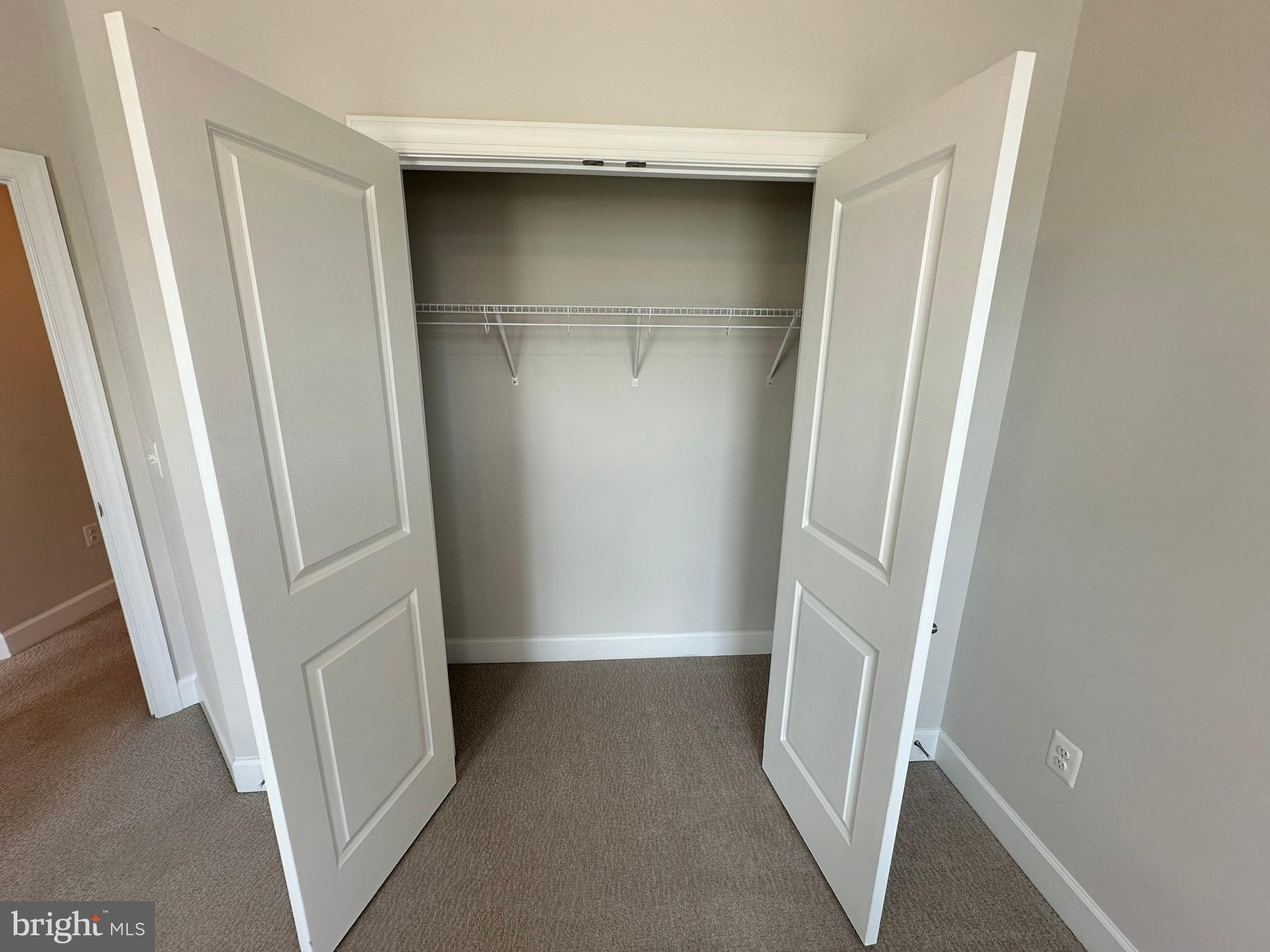 9889 HOPKINS LOOP