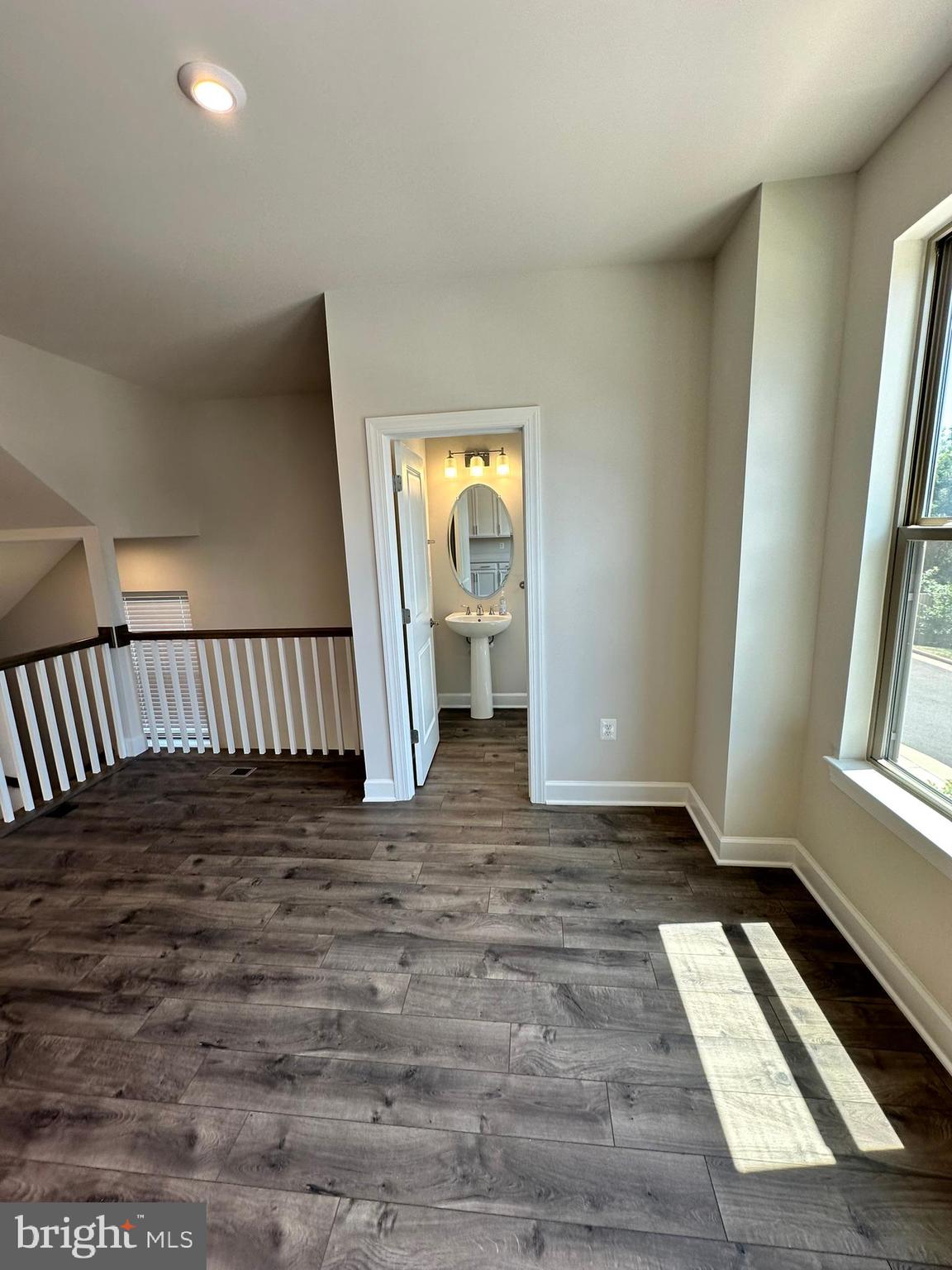 9889 HOPKINS LOOP