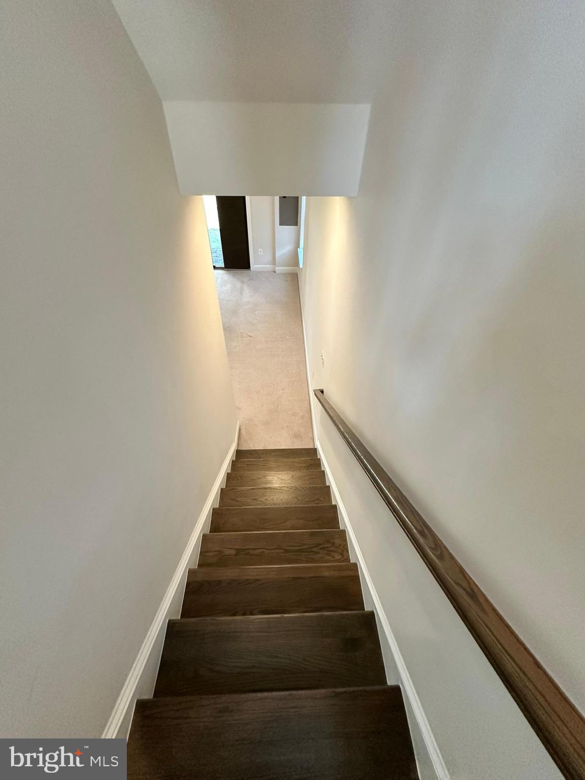9889 HOPKINS LOOP