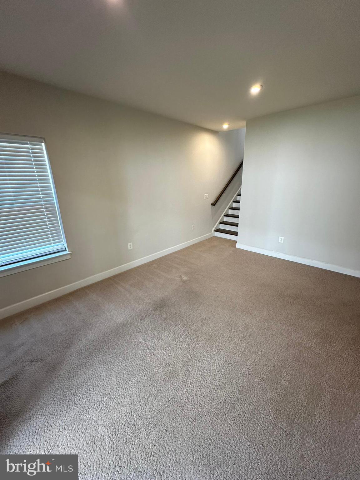 9889 HOPKINS LOOP