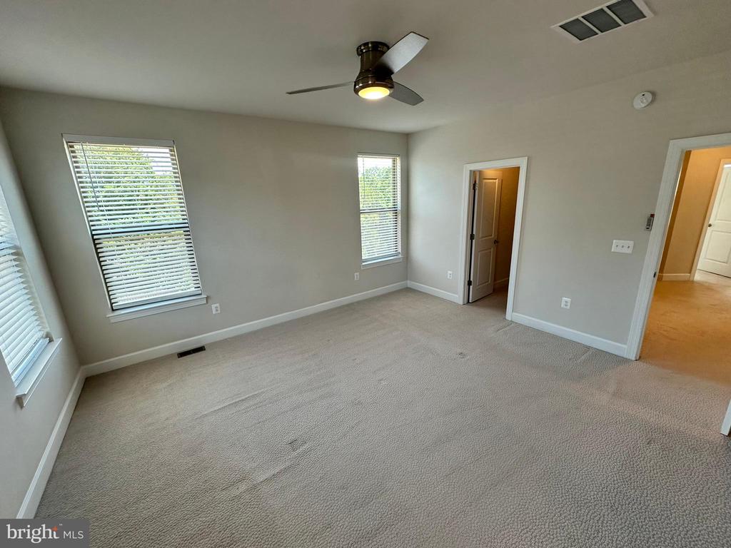 9889 HOPKINS LOOP