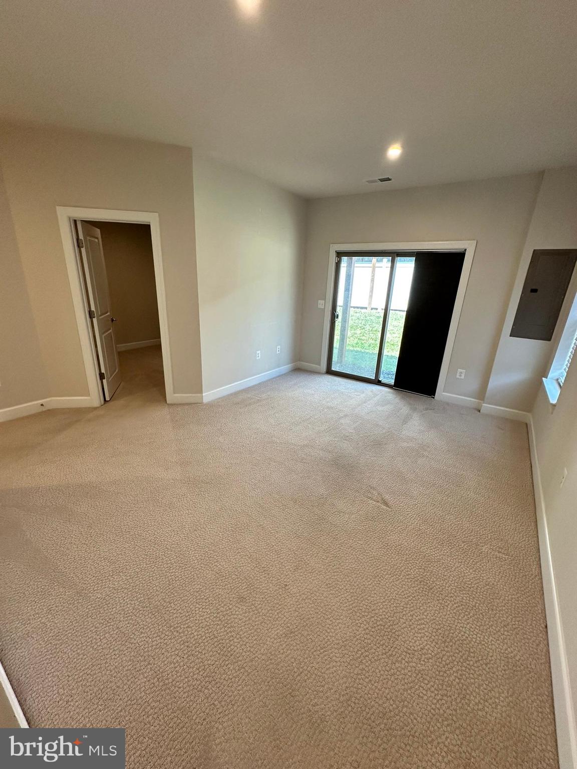 9889 HOPKINS LOOP