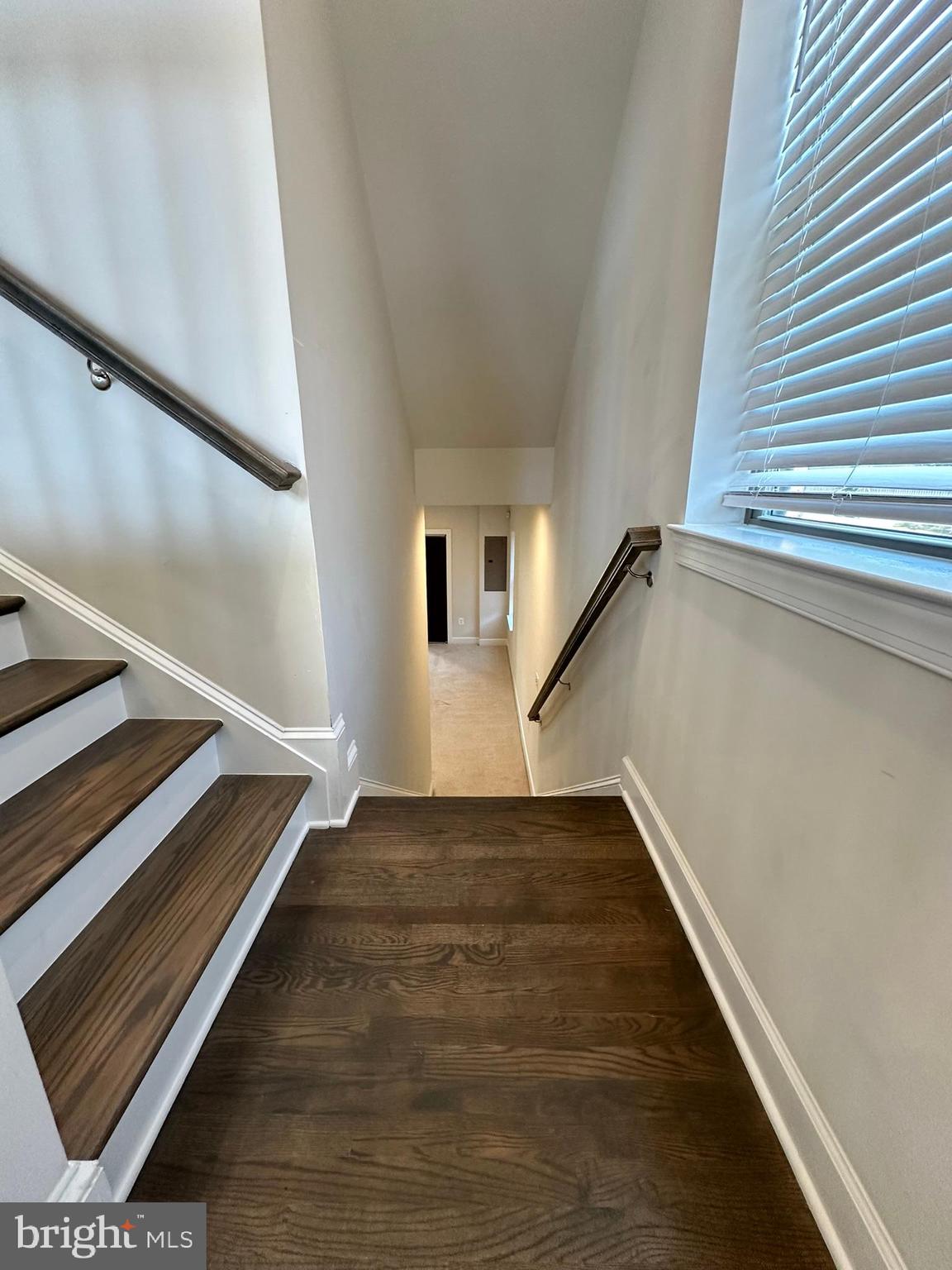 9889 HOPKINS LOOP