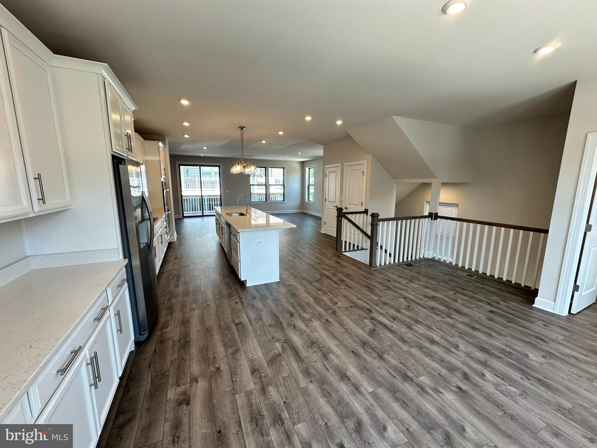 9889 HOPKINS LOOP