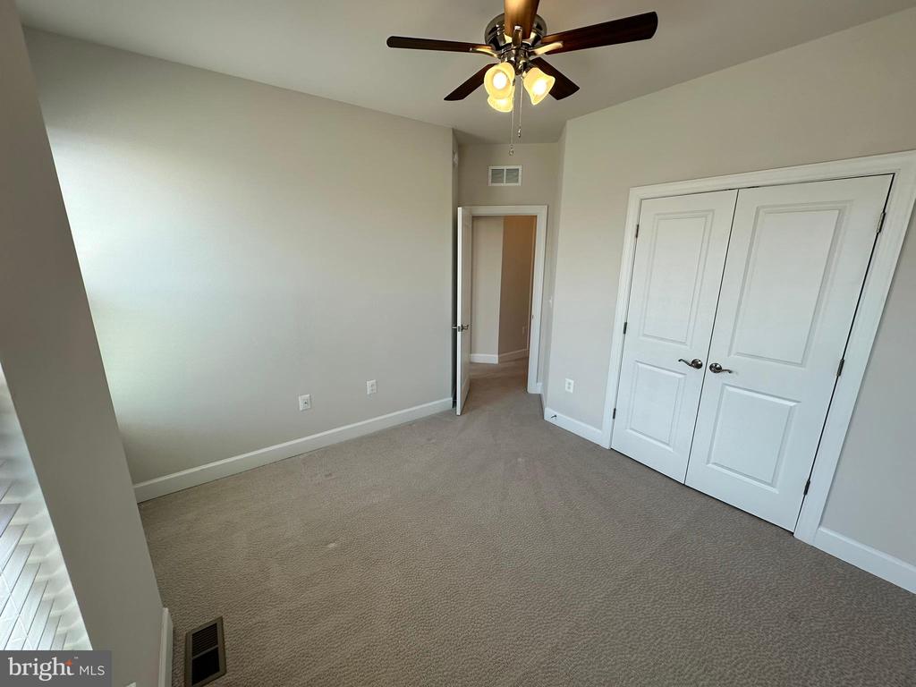 9889 HOPKINS LOOP
