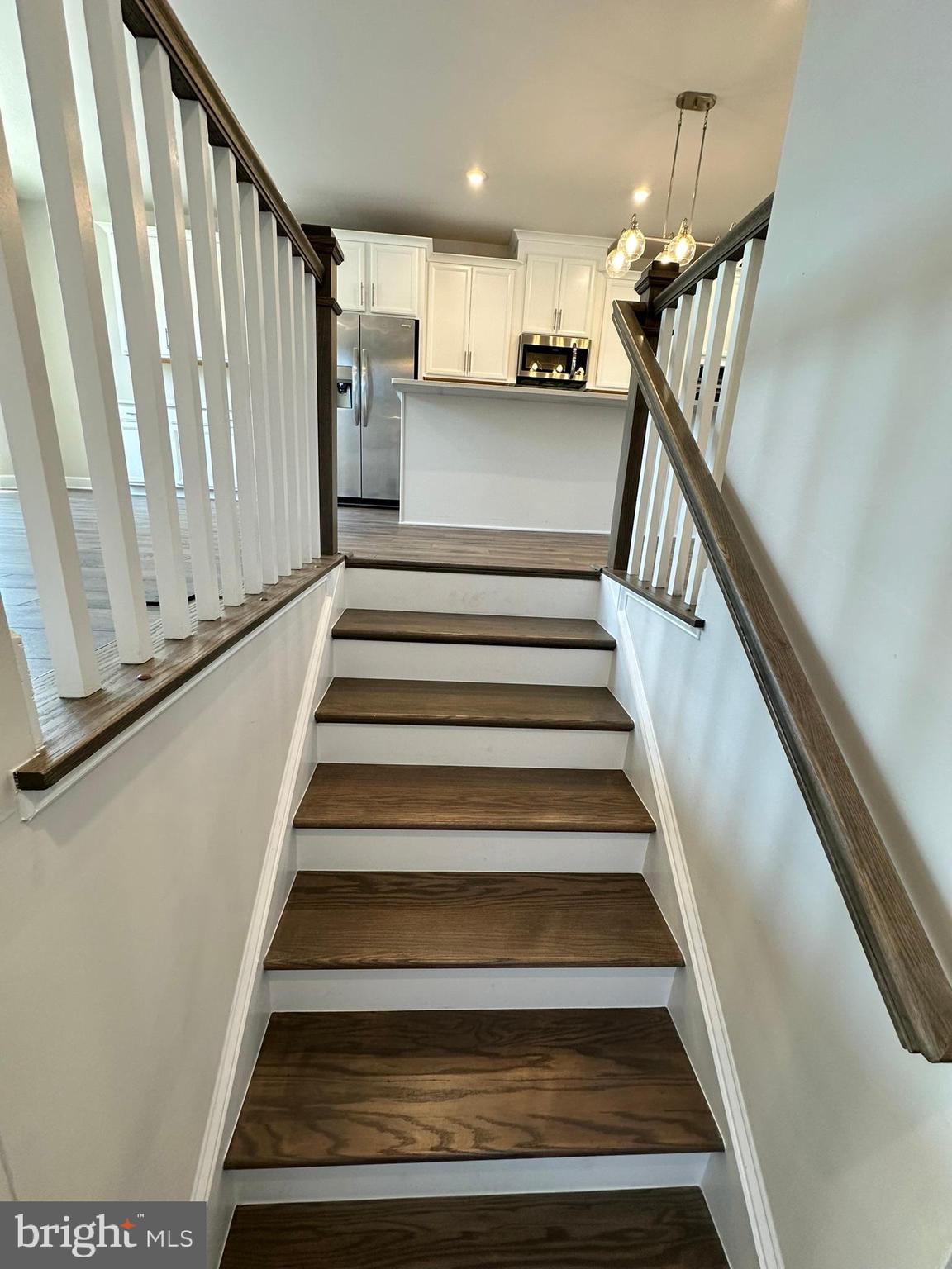 9889 HOPKINS LOOP