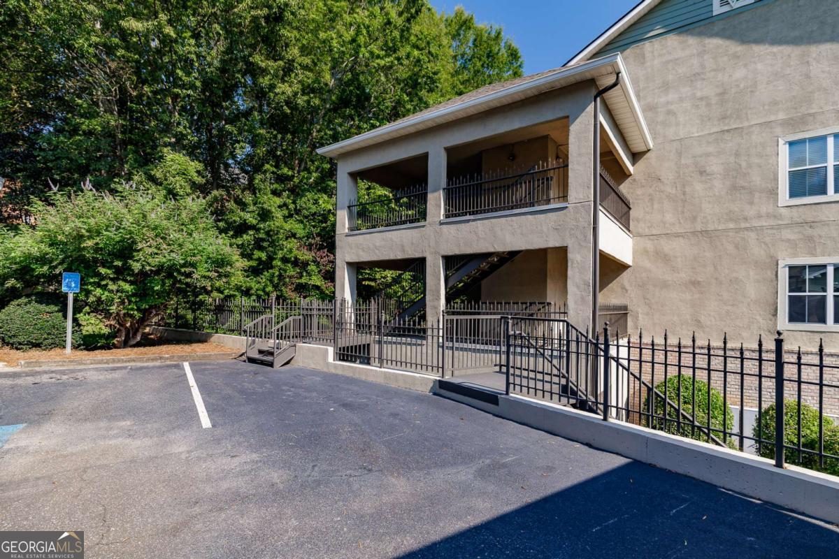125 Woodlake Drive # 207