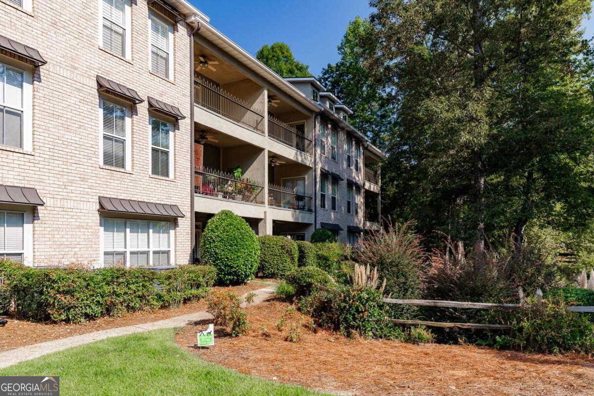 125 Woodlake Drive # 207