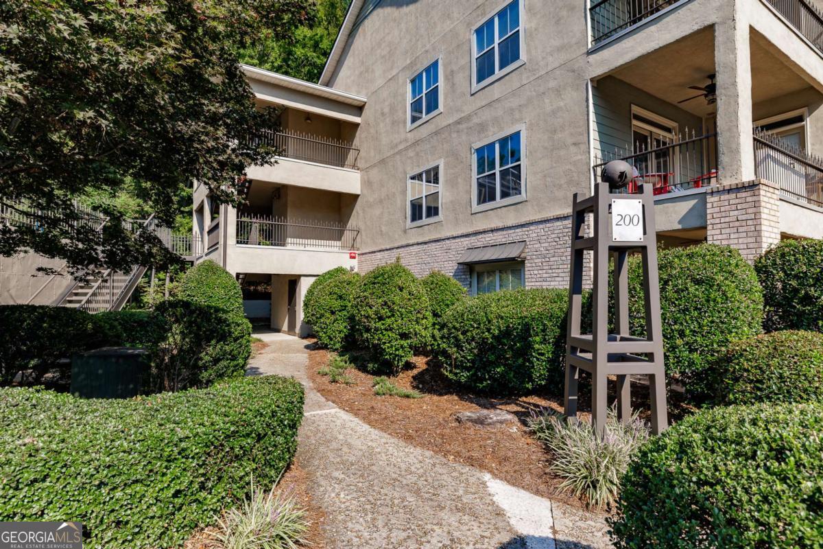 125 Woodlake Drive # 207