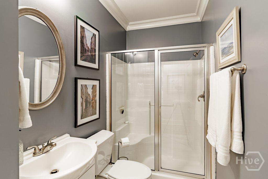 125 Woodlake Drive 207