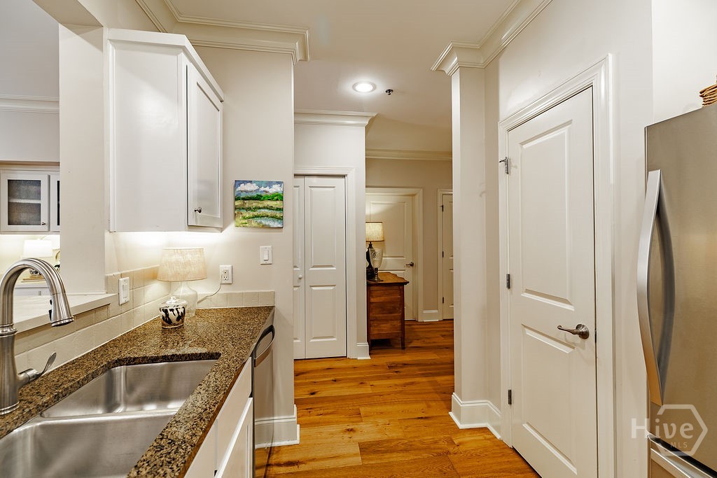 125 Woodlake Drive 207